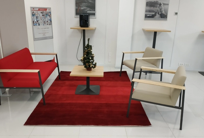 intégration d'un espace accueil convivial et chaleureux pour l'agence MASCF à Aix par AG Concept
