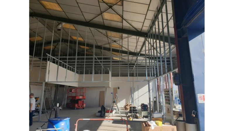 1597047722_5_amenagement bureaux et atelier garage Peugeot Saint-Jory par AG Concept 31